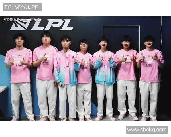 BLG战队勇夺冠军展现团队实力与个人风采的完美结合