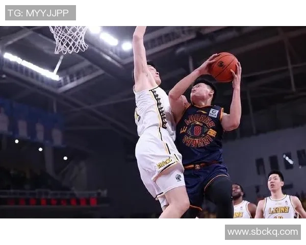 山西原帅五记三分球助力球队逆转胜利展现超强实力 山西原帅五记三分球助力球队逆转胜利展现超强实力